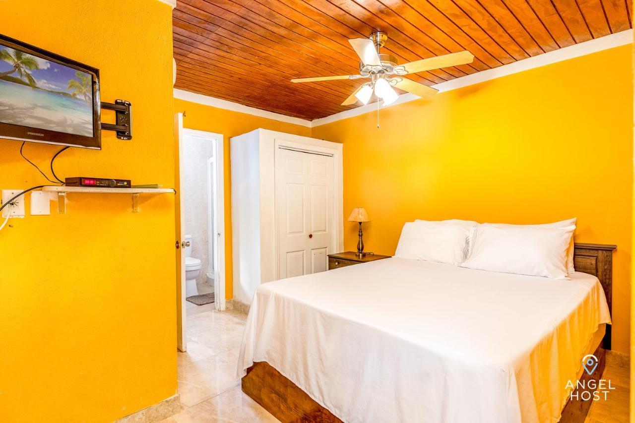 Chalk Sound Beach Residences Near Sapodilla Bay Beach By Angel Host! Taylor Bay Beach Kültér fotó